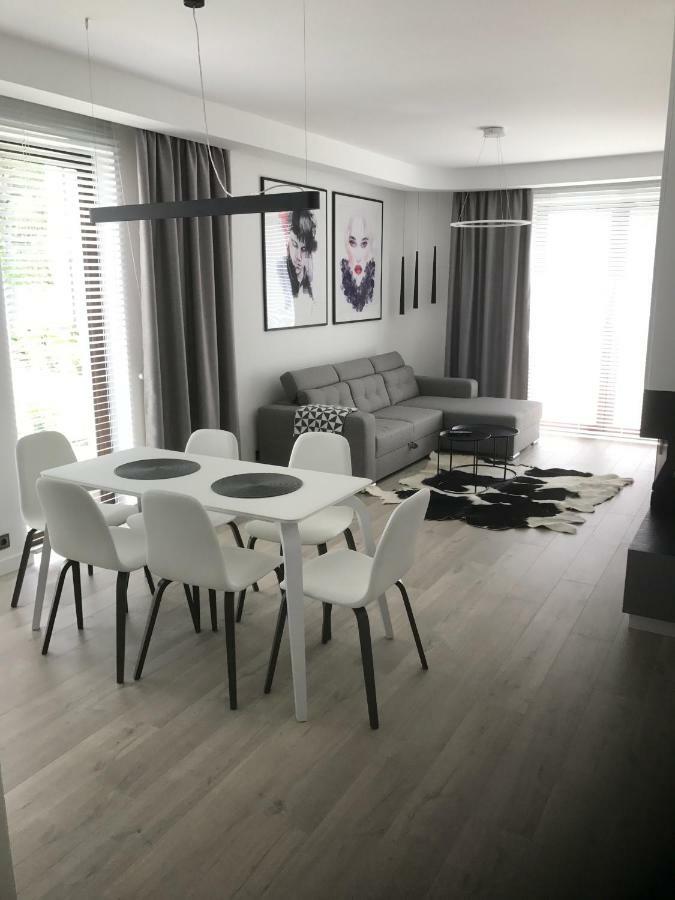 Apartament Baltica Z Ogrodkiem - W Ustronnym Miejscu Tuz Przy Plazy Rogowo  Luaran gambar