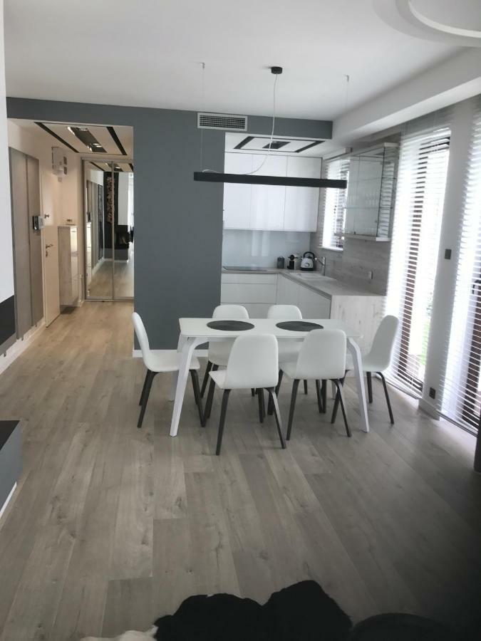 Apartament Baltica Z Ogrodkiem - W Ustronnym Miejscu Tuz Przy Plazy Rogowo  Luaran gambar