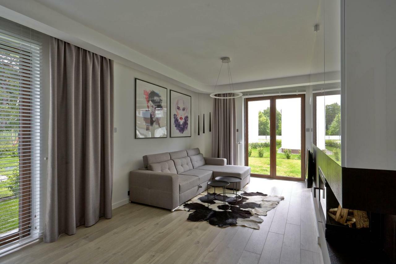 Apartament Baltica Z Ogrodkiem - W Ustronnym Miejscu Tuz Przy Plazy Rogowo  Luaran gambar