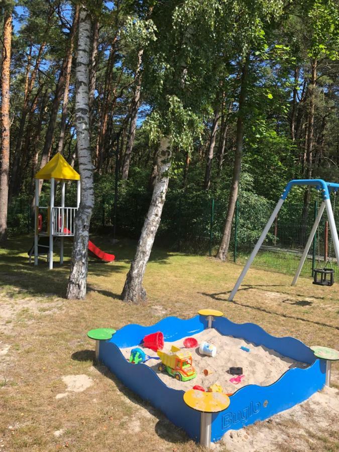 Apartament Baltica Z Ogrodkiem - W Ustronnym Miejscu Tuz Przy Plazy Rogowo  Luaran gambar